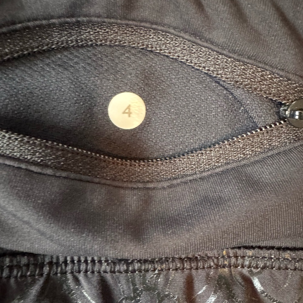 Lululemon Black Patterned Athletic Running Shorts… - image 5